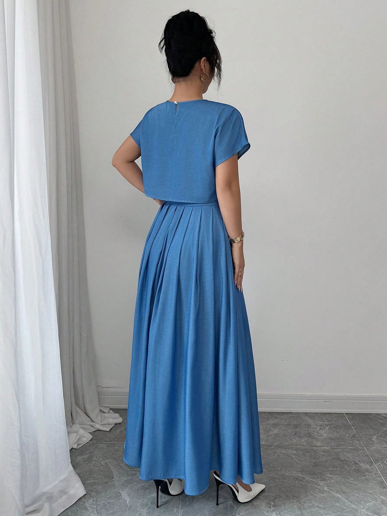 Solvej™ | Denim Effekt Casual Sæt med Geplisseret Nederdel
